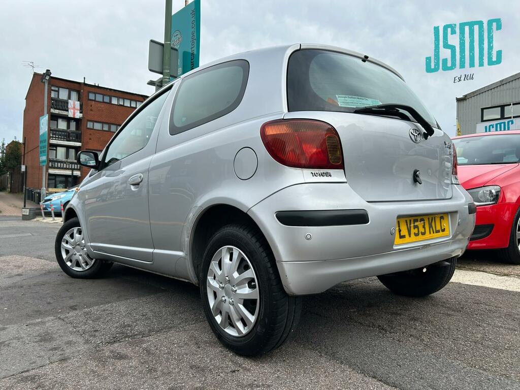 Toyota Yaris Hatchback Silver #31