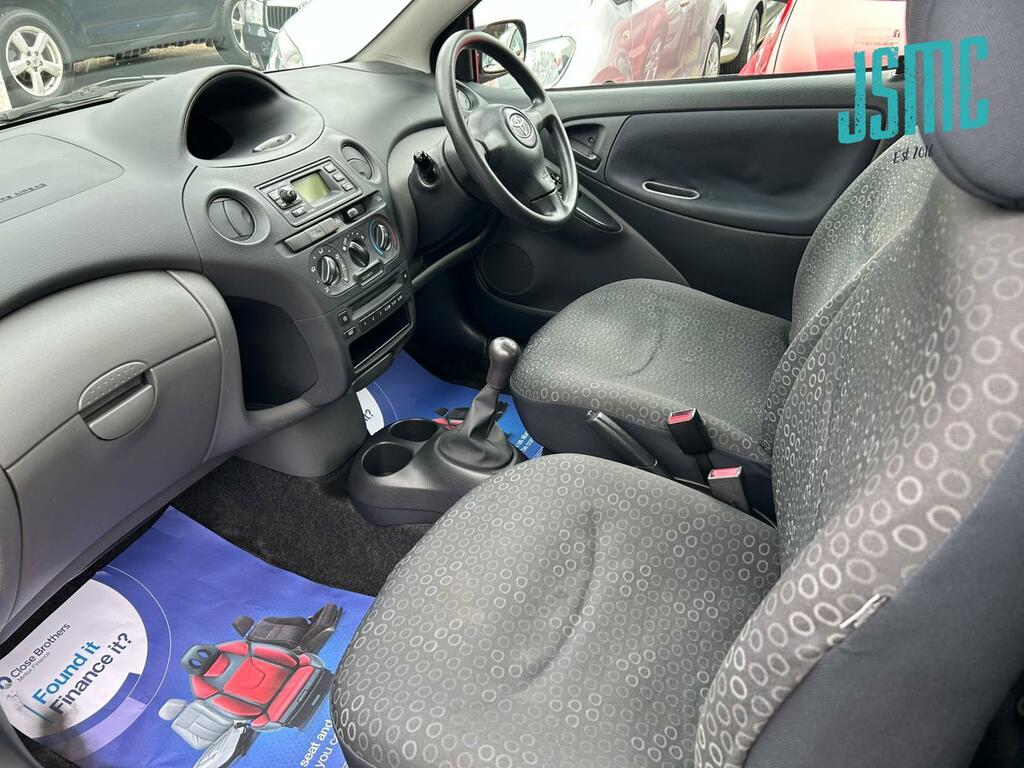 Toyota Yaris Hatchback Silver #16