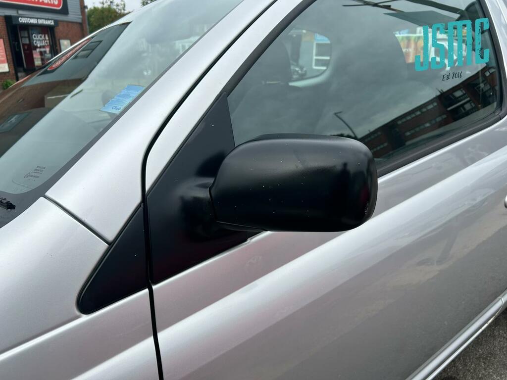 Toyota Yaris Hatchback Silver #23