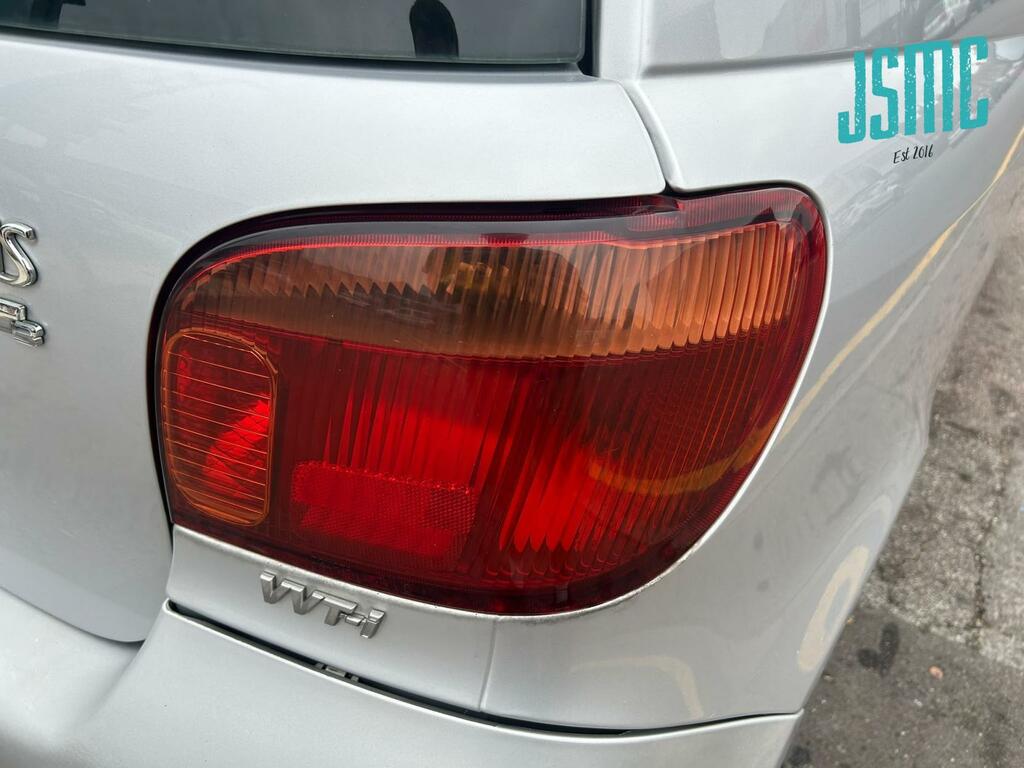 Toyota Yaris Hatchback Silver #24