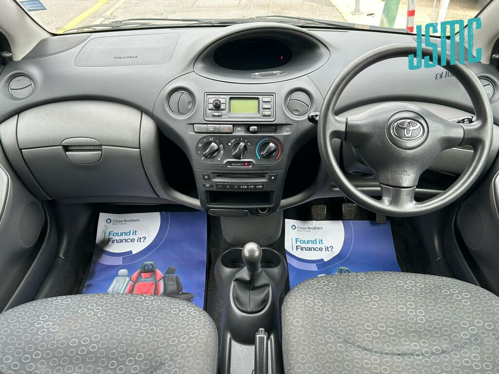 Toyota Yaris Hatchback Silver #7
