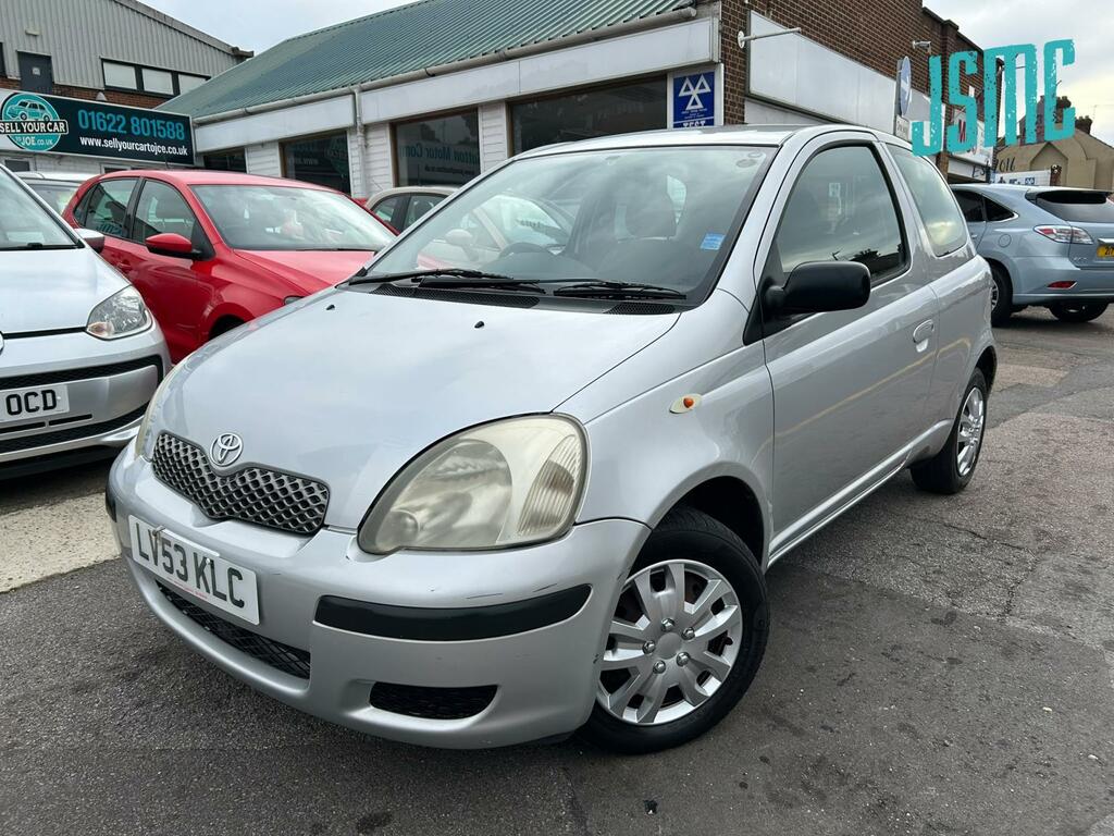 Toyota Yaris Hatchback Silver #15