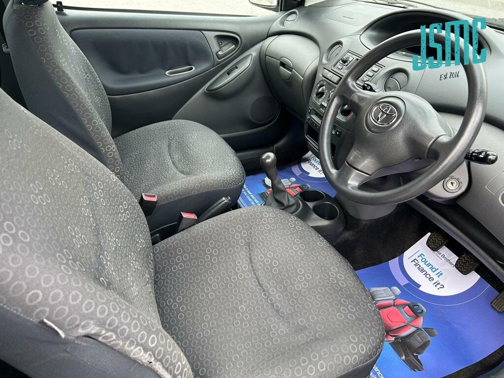 Toyota Yaris T3 Silver #2