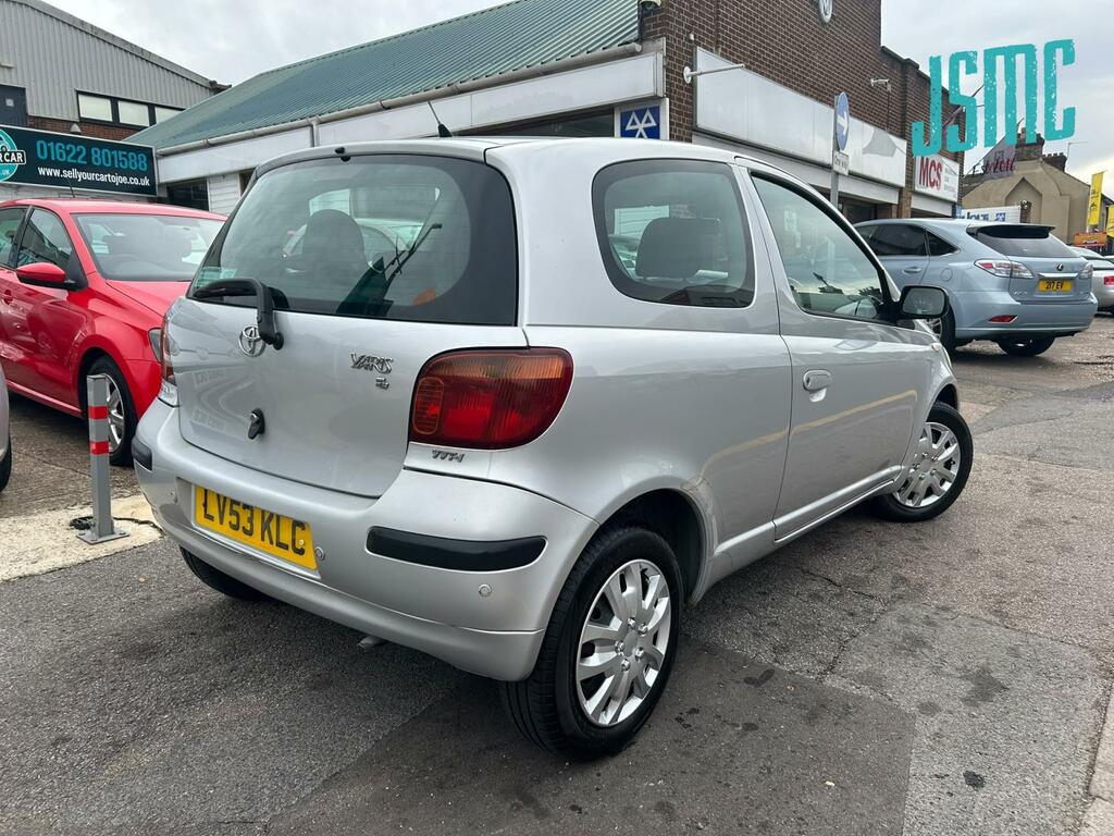 Toyota Yaris Hatchback Silver #10