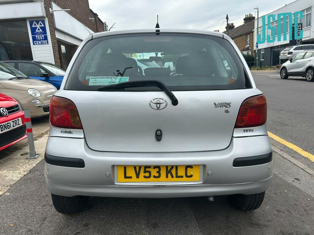 Toyota Yaris Hatchback Silver #20