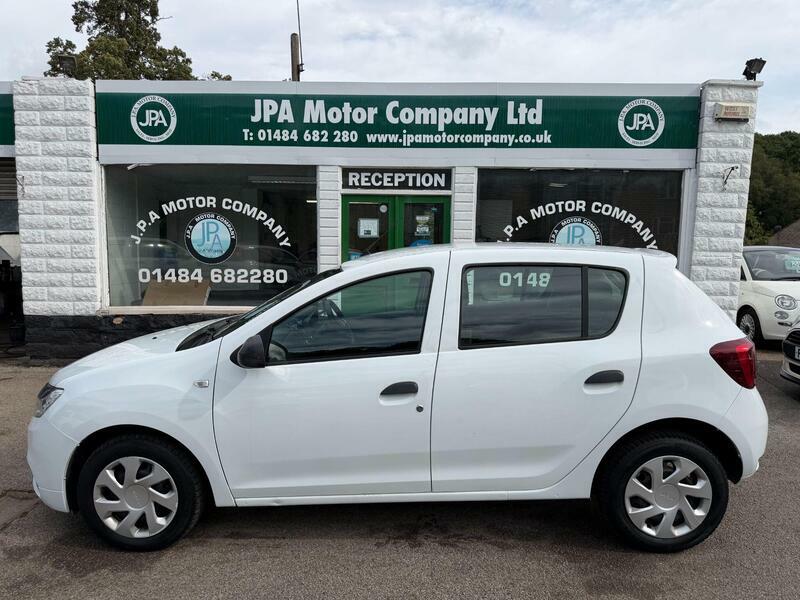 Dacia Sandero 1.0-sce-essential-hatchback-5dr-petrol-manual-euro White #2