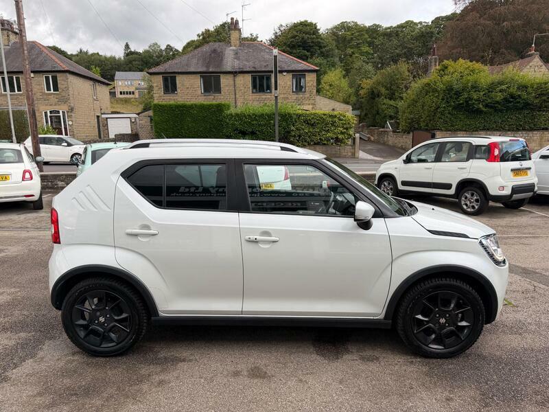 Suzuki Ignis 1.2-dualjet-mhev-sz5-hatchback-5dr-petrol-hybrid-m White #6