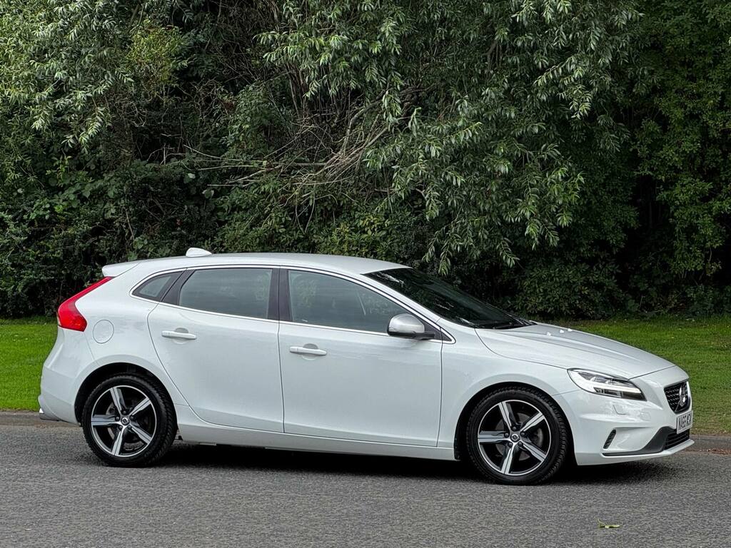 Volvo V40 T2 122 R Design White