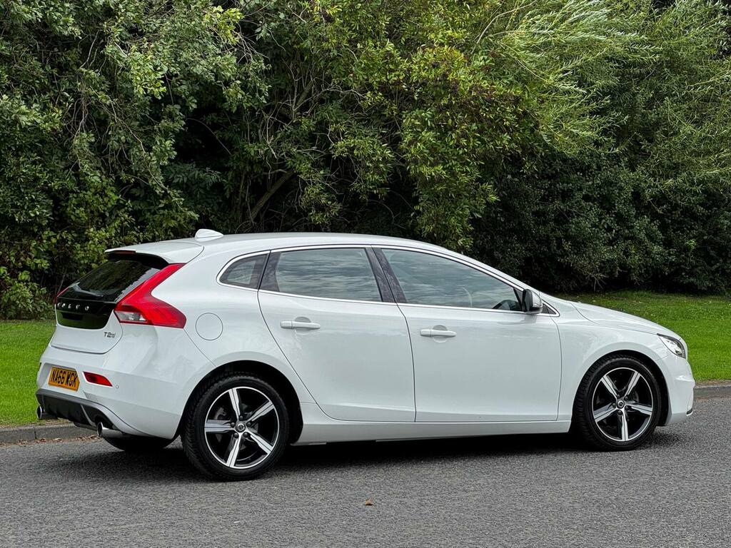 Volvo V40 T2 122 R Design White #3