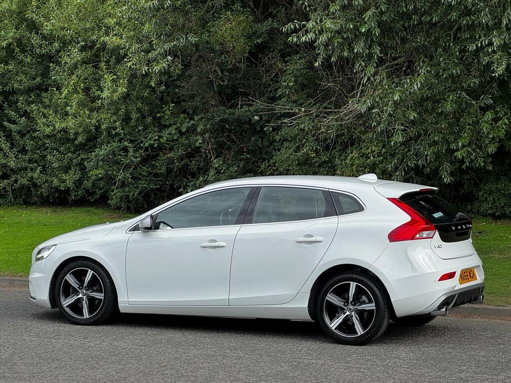 Volvo V40 T2 122 R Design White #6