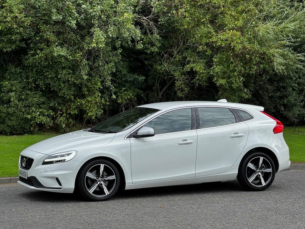 Volvo V40 T2 122 R Design White #4