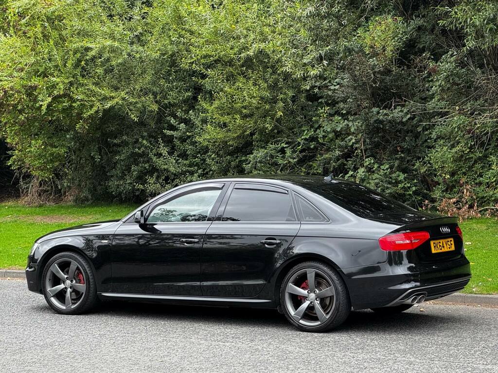 Audi A4 2.0 Tdi 177 Black Edition Black #6
