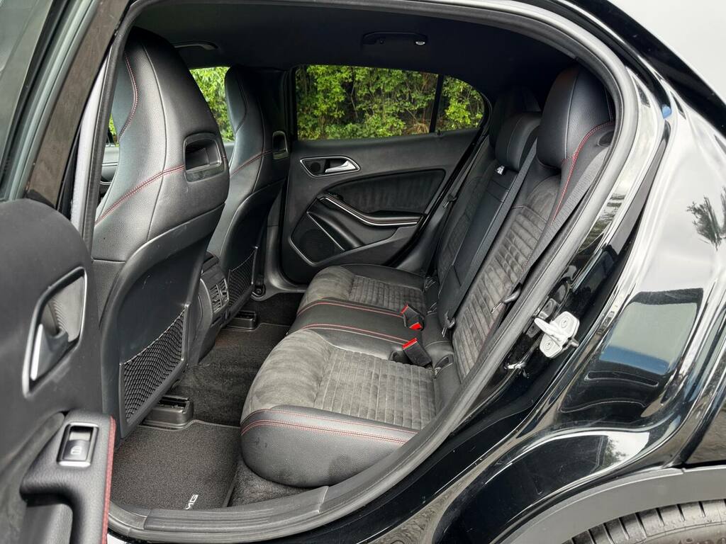 Mercedes-Benz GLA Class Gla220 Cdi Amg Line Black #10