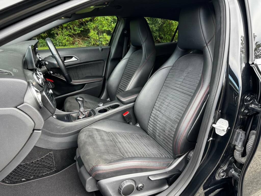 Mercedes-Benz GLA Class Gla220 Cdi Amg Line Black #9
