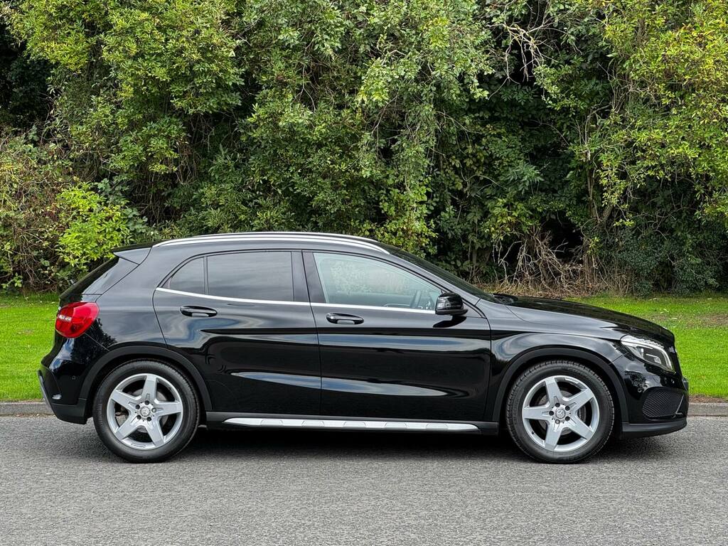 Mercedes-Benz GLA Class Gla220 Cdi Amg Line Black #2