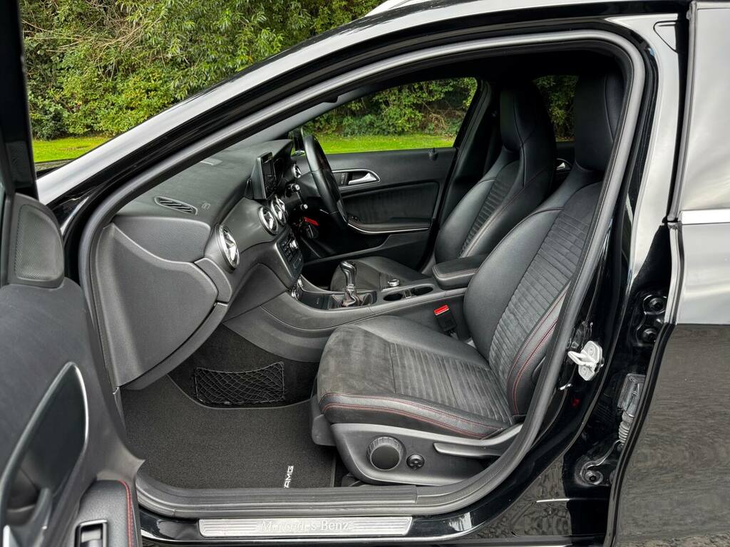 Mercedes-Benz GLA Class Gla220 Cdi Amg Line Black #8