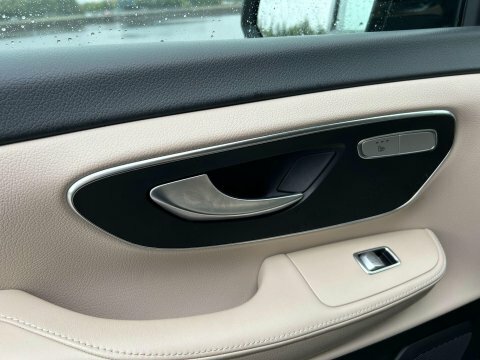 Mercedes-Benz V Class Mpv Black #35