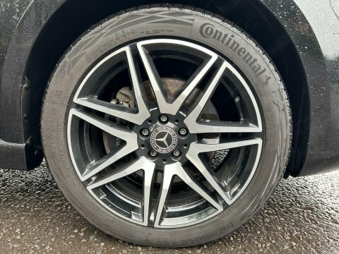 Mercedes-Benz V Class Mpv Black #21