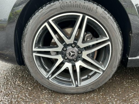 Mercedes-Benz V Class Mpv Black #20