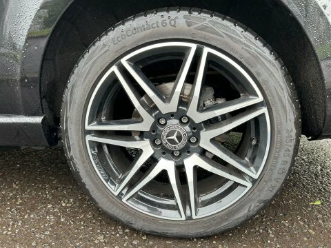 Mercedes-Benz V Class Mpv Black #19