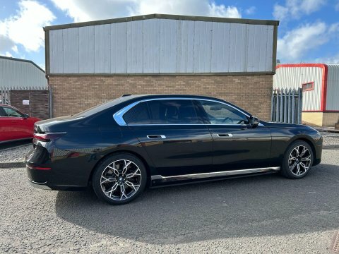 BMW 7 Series M760e Black #8