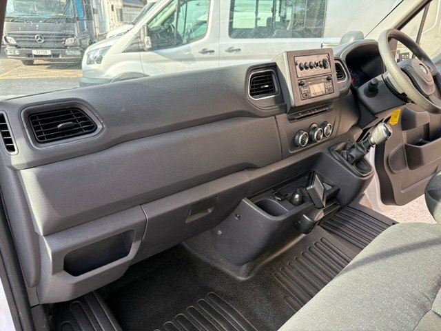 Vauxhall Movano Diesel White #6