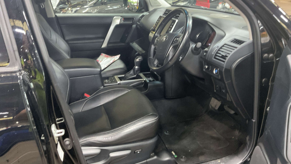 Toyota Land Cruiser D-4d Active White #7