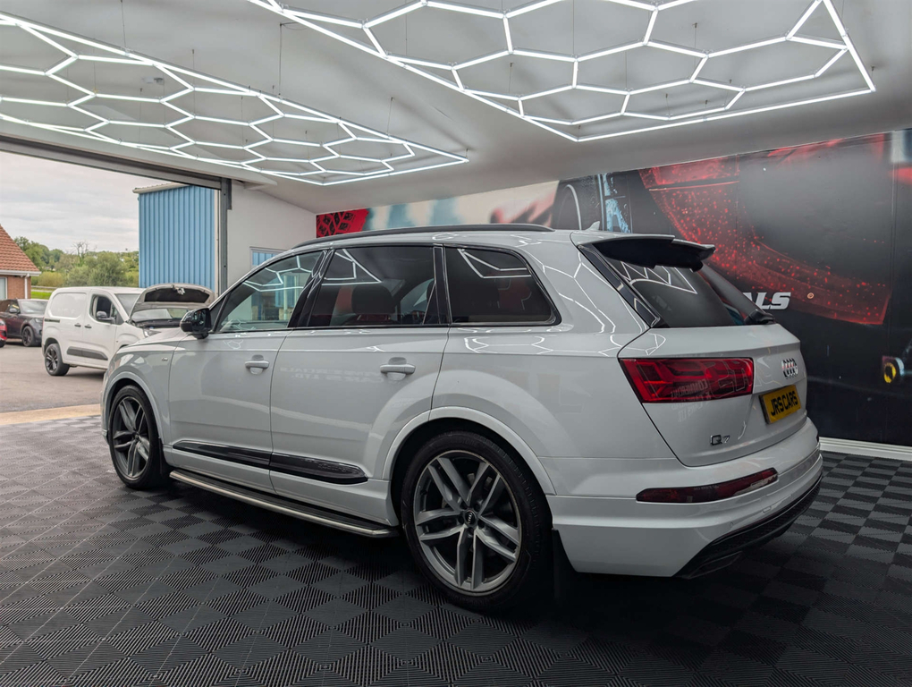 Audi Q7 Black Edition 50 Tdi Quattro 4Wd #4