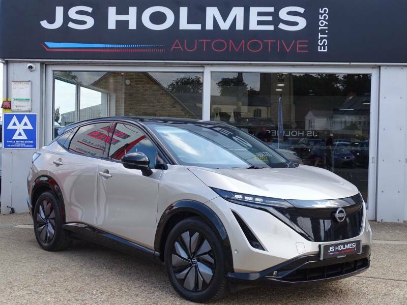 Nissan Ariya 225Kw Evolve 87Kwh 22Kwch E-4orce - 2023 Silver