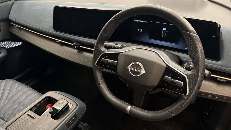Nissan Ariya 225Kw Evolve 87Kwh 22Kwch E-4orce Black #4