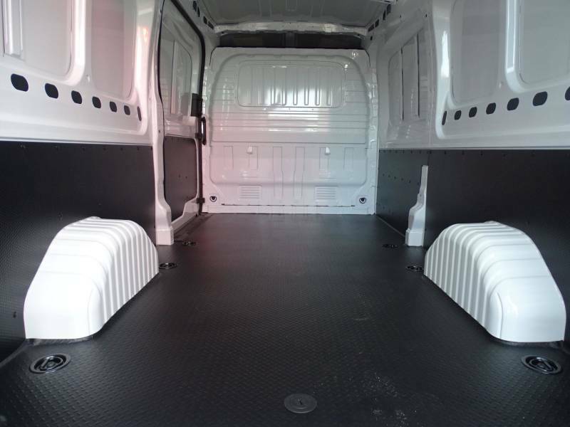 Maxus Deliver 9 2.0 D20 150 High Roof Van White #18