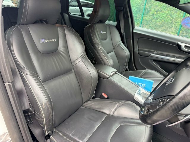 Volvo V60 B4 Plus Dark - Google Blind Spot Info Grey #16
