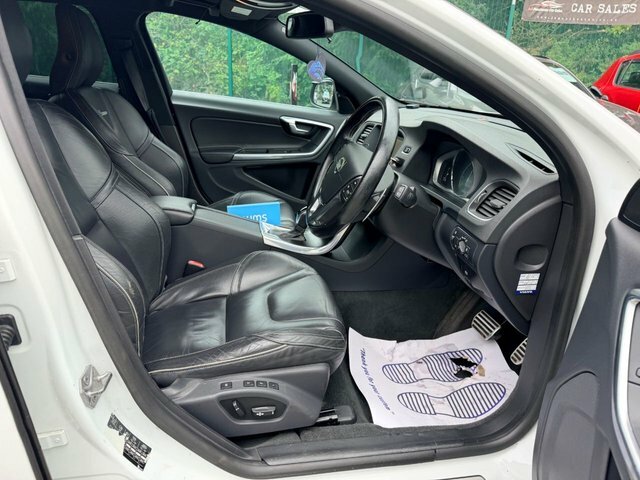 Volvo V60 B4 Plus Dark - Google Blind Spot Info Grey #15