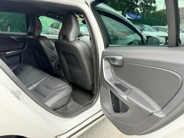 Volvo V60 B4 Plus Dark - Google Blind Spot Info Grey #17