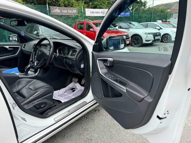 Volvo V60 B4 Plus Dark - Google Blind Spot Info Grey #14