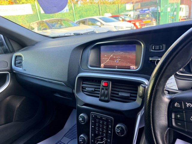 Volvo V40 2.0 D3 Momentum Nav Plus Euro 6 Ss  #20