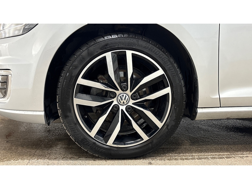 Volkswagen e-Golf 35.8Kwh E-golf Hatchback 136 Ps Silver #2