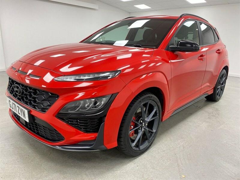 Hyundai Kona Premium White #10