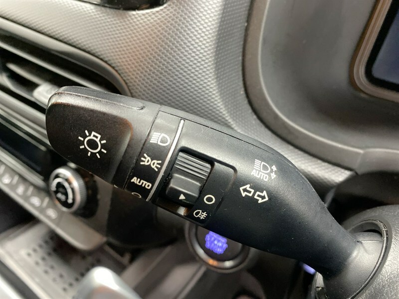 Hyundai Kona Premium White #39