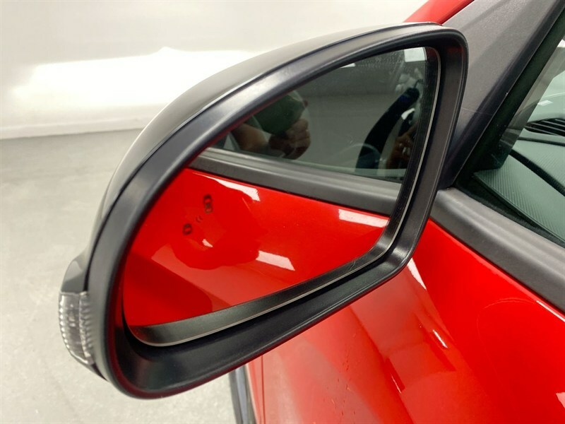 Hyundai Kona Premium White #26