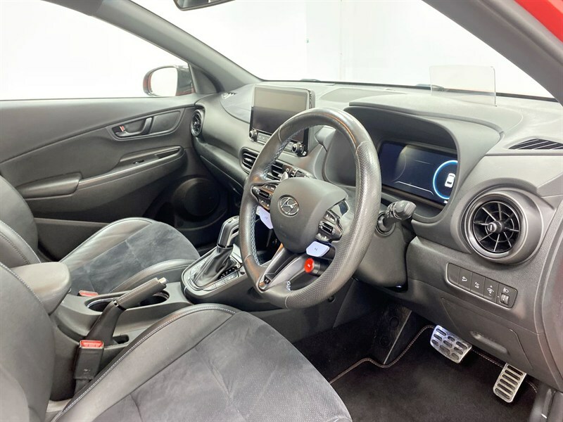 Hyundai Kona Premium White #33