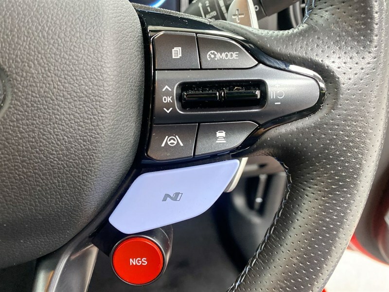 Hyundai Kona Premium White #41