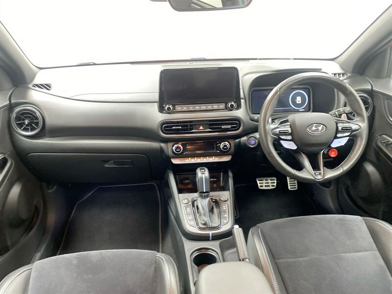 Hyundai Kona Premium White #4