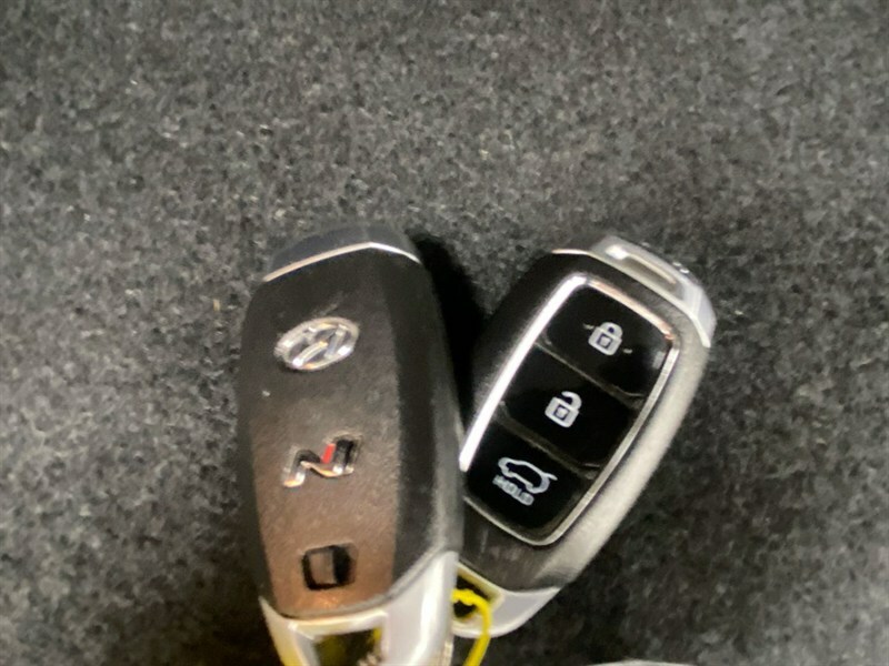 Hyundai Kona Premium White #54