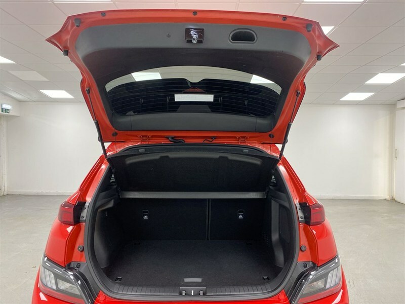 Hyundai Kona Premium White #58
