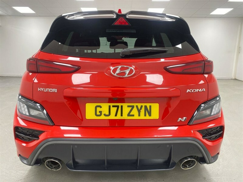 Hyundai Kona Premium White #7