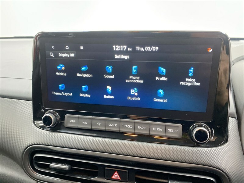Hyundai Kona Premium White #46