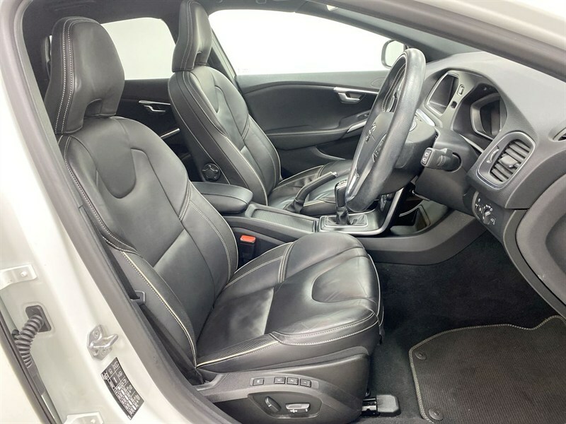 Volvo V40 T3 R-design Edition Silver #32