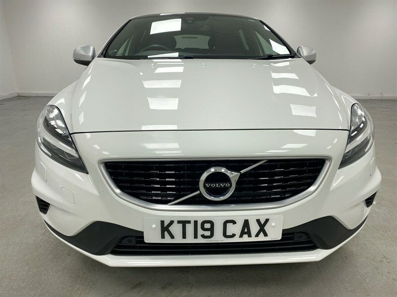 Volvo V40 T3 152 R Design Edition White #6