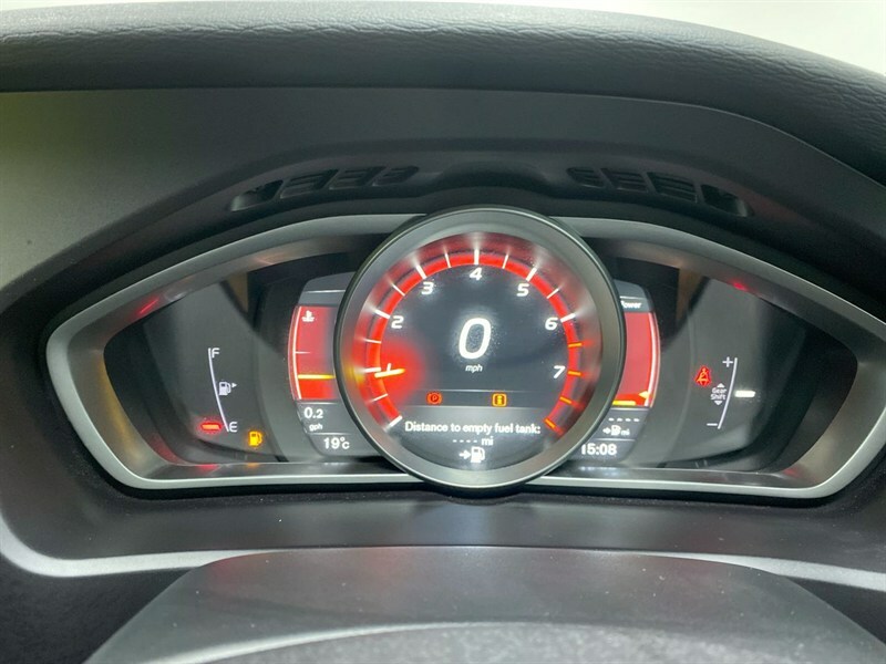 Volvo V40 T3 R-design Edition Silver #11